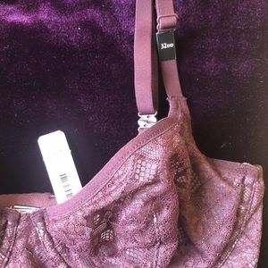 Victoria’s Secret unlined Plunge Bra